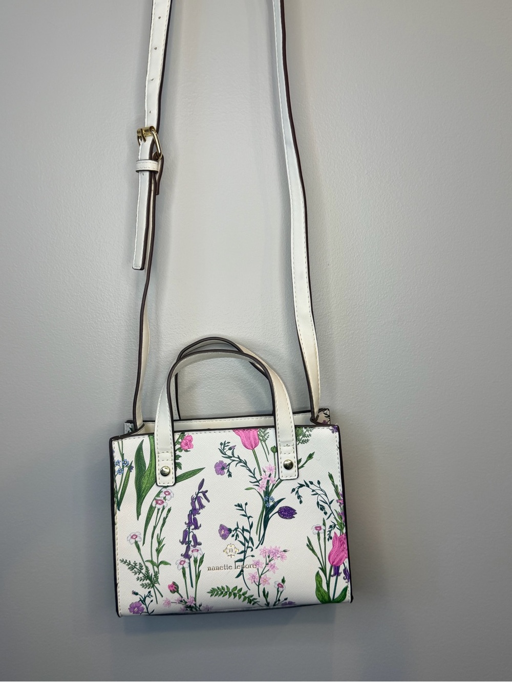 Nanette Lepore Floral Crossbody Tote Magnetic Snap Size 6x7x3” Adjustable Strap - Picture 2 of 13